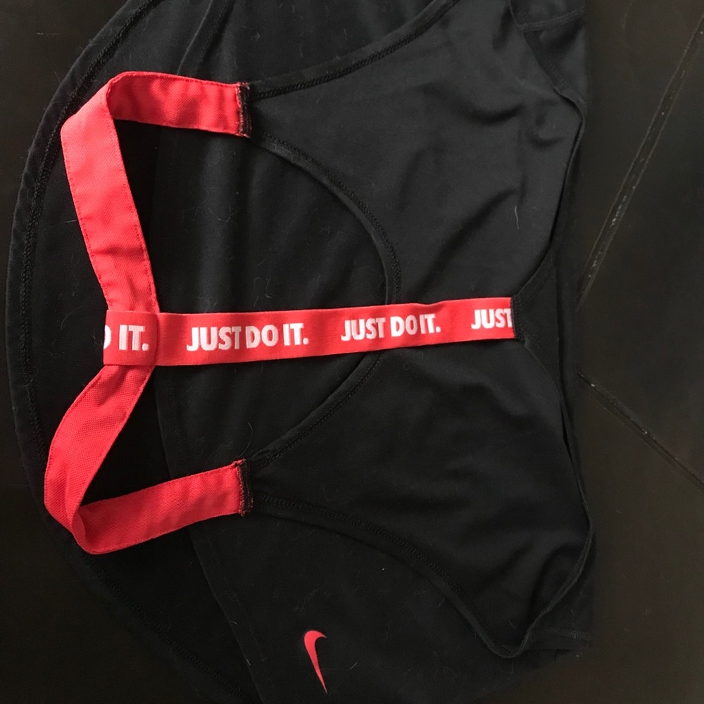 Nike tank!🖤